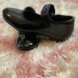 Girls tap shoes